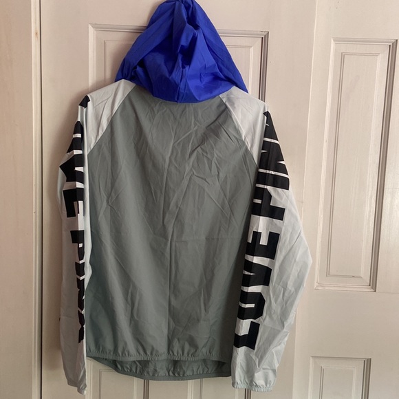 PINK Windbreaker - Picture 2 of 4